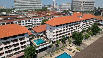 3 Bedrooms Apartment With Central Location In Jomtien For Sale