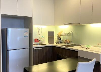 Urbano Absolute Sathon-Taksin 1-Bedroom 1-Bathroom Fully-Furnished Condo for Rent