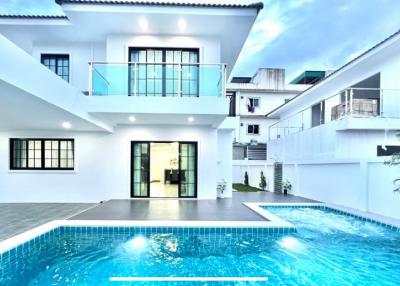 Luxury 2 Storey Pool Villa In Siam Country Club