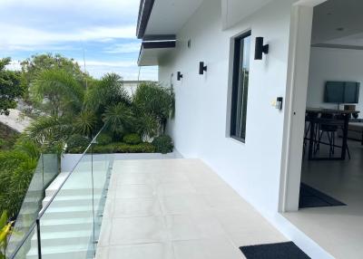 5-bedroom pool villa for sale in Choengmon