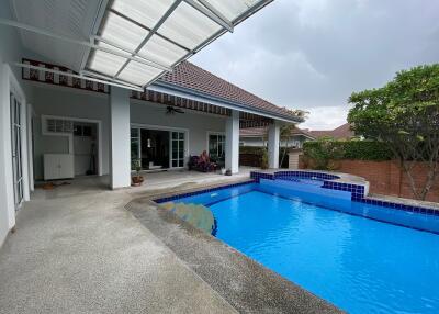 Spacious 3 Bed 4 Bath Pool Villa on Double Plot in Smart House 2