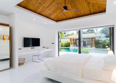 3 bedrooms Balinese style villa for sale in Maenam area