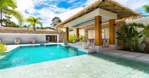 3 bedrooms Balinese style villa for sale in Maenam area
