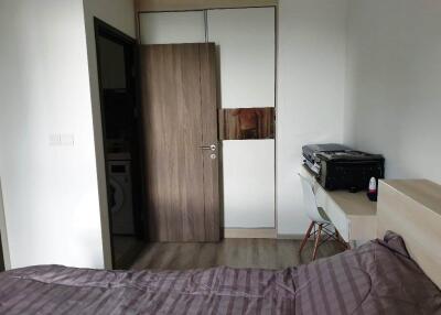 1 bedroom condo for sale close to Petchaburi MRT station