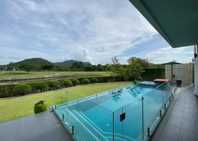 Freehold 2 Story Luxury Pool Villa For Sale on Black Mountain