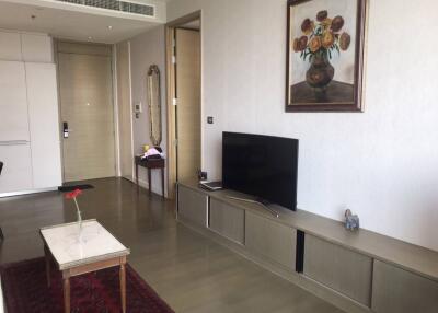 1 bedroom condo for sale close to Ratchadamri BTS station