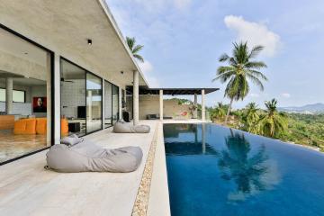 3 bedrooms pool villa with an amazing sea-view in Chaweng Noi