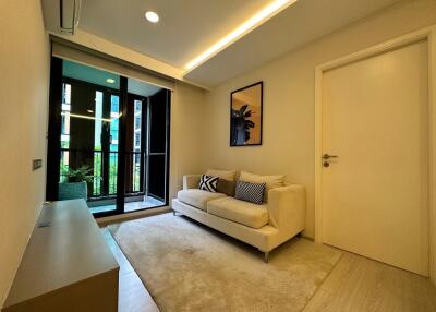 2-bedroom modern condo for sale close to BTS Thonglor