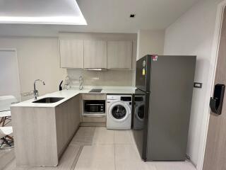 2-bedroom modern condo for sale close to BTS Thonglor