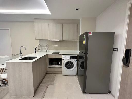 2-bedroom modern condo for sale close to BTS Thonglor