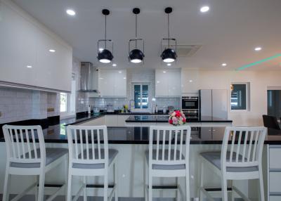 2 Storey 5 Bedroom Modern Villa in Phitsanulok