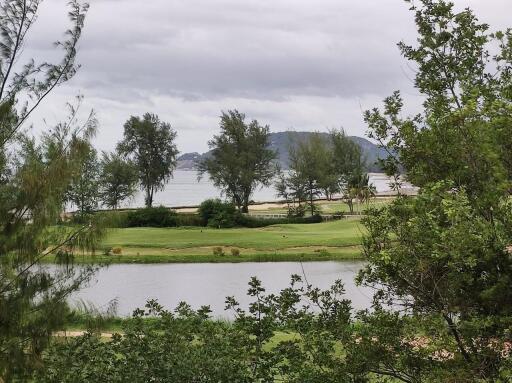 The Sanctuary Hua Hin: 2 Bedroom Gollf Course And Sea View Condo