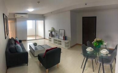 2-bedroom high floor condo for sale close to Ekamai Road