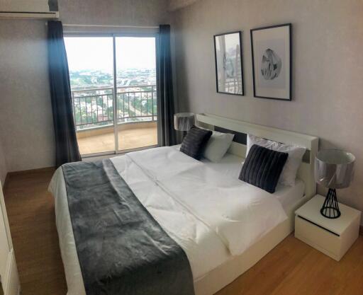 2-bedroom high floor condo for sale close to Ekamai Road