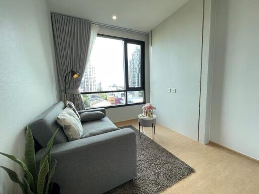 2-bedroom modern condo for sale close to BTS Ekamai