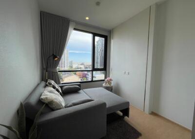 2-bedroom modern condo for sale close to BTS Ekamai