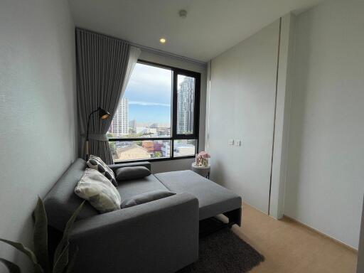 2-bedroom modern condo for sale close to BTS Ekamai