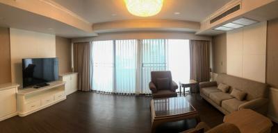 4-bedroom spacious condo for sale in Ekamai area