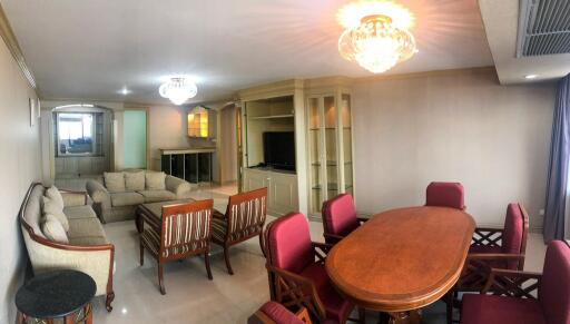 3-bedroom spacious condo for sale in Ekamai area