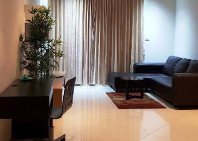 1-bedroom condo for sale close to Chong Nonsi BTS station