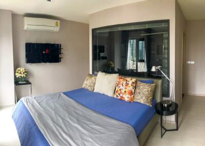 Modern 1-bedroom condo for sale close to BTS Thonglor