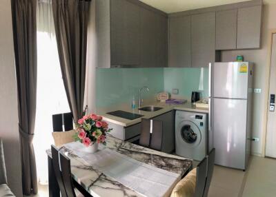 Modern 1-bedroom condo for sale close to BTS Thonglor