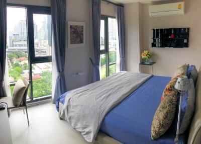 Modern 1-bedroom condo for sale close to BTS Thonglor