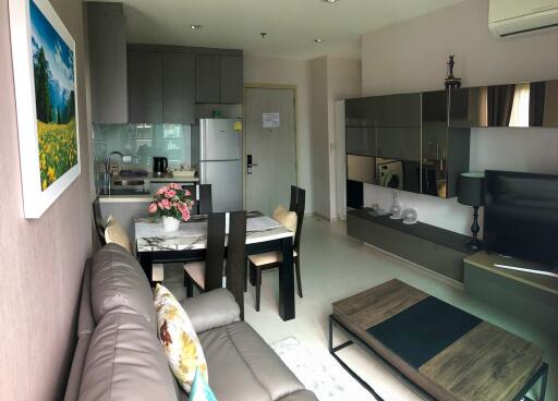 Modern 1-bedroom condo for sale close to BTS Thonglor