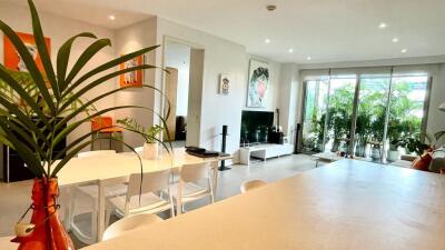 2-bedroom modern condo for sale close to Lumpini Park