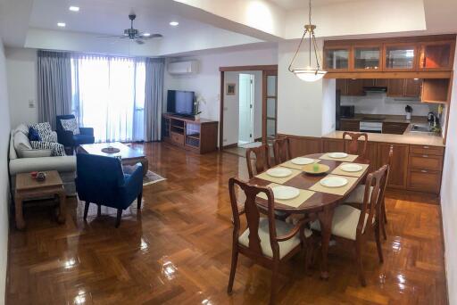 2-bedroom condo for sale a mere 300m from BTS Nana!