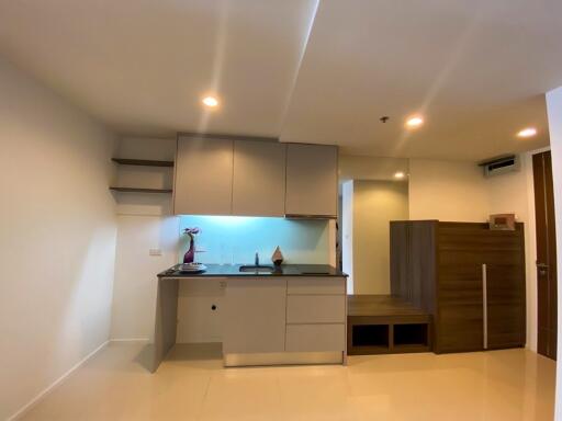 2-bedroom modern condo for sale close to BTS Nana