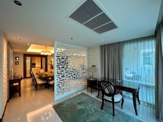 4-bedroom spacious condo for sale 700m from BTS Phromphong