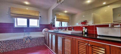 Wonderful 4 Bedrooms House for Sale