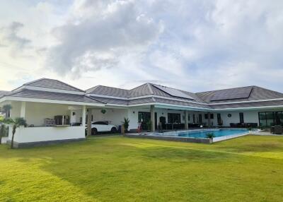 Fully Furnished Luxury Villa in Hua-Hin for Sale