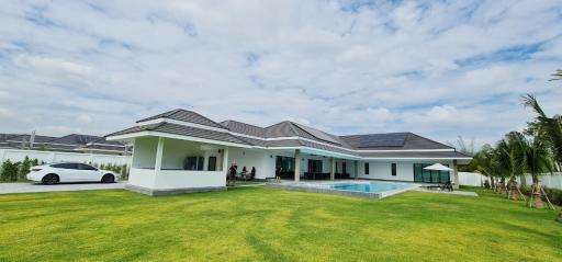 Fully Furnished Luxury Villa in Hua-Hin for Sale