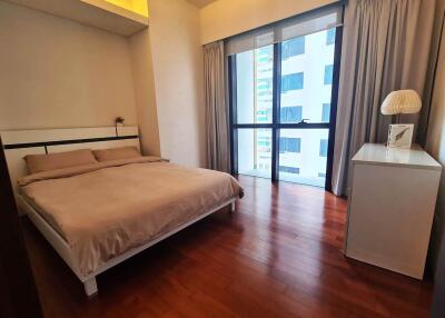 2-bedroom condo for sale close to Ratchadamri BTS station