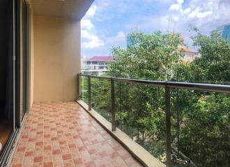 2-bedroom modern condo for sale close to Lumpini Park