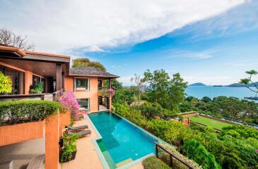 sea-view 4-bedroom villa for sale in Phuket