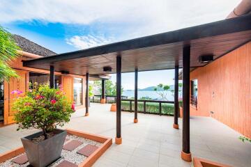 sea-view 4-bedroom villa for sale in Phuket