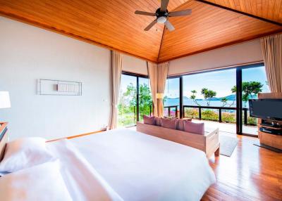 sea-view 4-bedroom villa for sale in Phuket