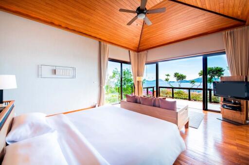 sea-view 4-bedroom villa for sale in Phuket