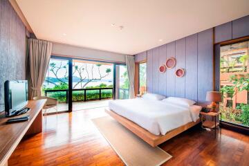 sea-view 4-bedroom villa for sale in Phuket