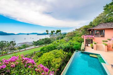 sea-view 4-bedroom villa for sale in Phuket