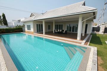 Emerald Valley : 3 Bedroom Luxury Pool Villas - New Development