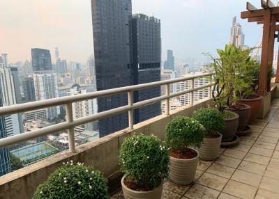 4-bedroom penthouse for sale close to Asoke BTS Station