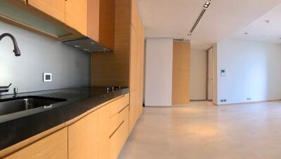 2-bedroom modern condo for sale close to Lumpini Park