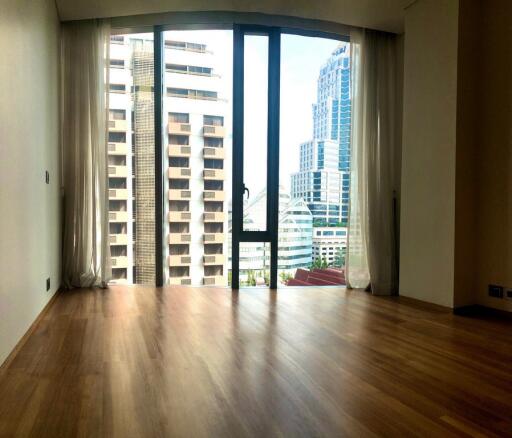 2-bedroom modern condo for sale close to Lumpini Park