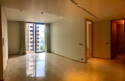 2-bedroom modern condo for sale close to Lumpini Park