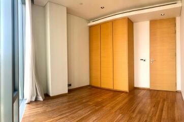 2-bedroom modern condo for sale close to Lumpini Park