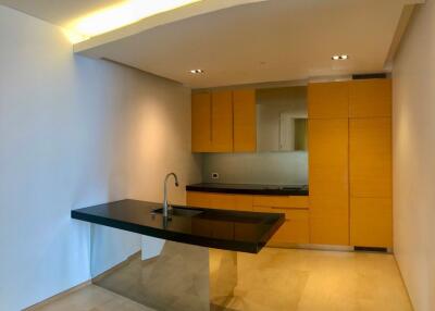 2-bedroom high end condo for sale close to Lumpini Park